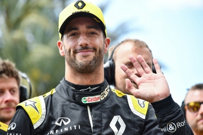Ricciardo 'in Ferrari talks' before McLaren switch
