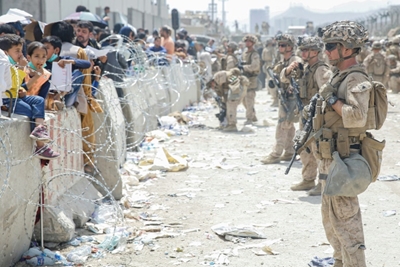 Desperation deepens as Afghan evacuations falter 