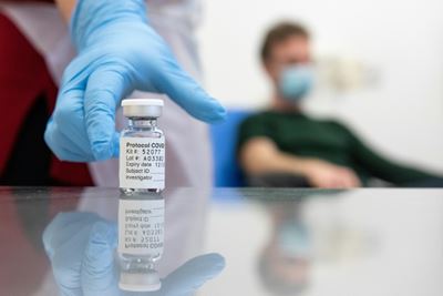 'Infodemic' risks jeopardising virus vaccines