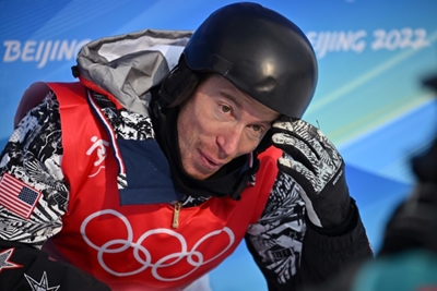 Snowboard great White survives Beijing qualifying scare