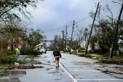 Hurricane Michael: Florida picks up the pieces