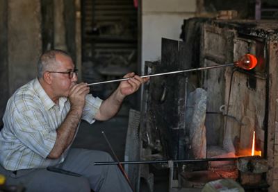 In Damascus, rare glass blowers seek to keep craft alive