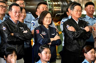Taiwan leader confirms small US troop training presence
