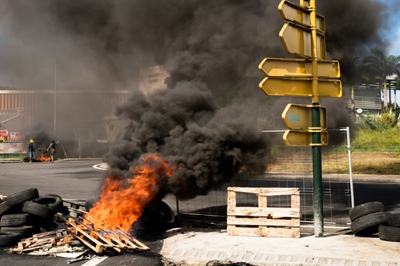 'Explosive' Covid riots paralyse France's Guadeloupe