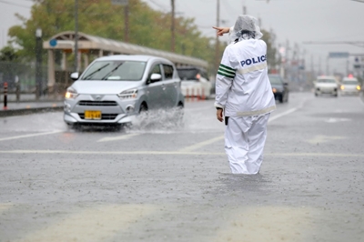 Two dead as Japan orders 670,000 to flee heavy rains