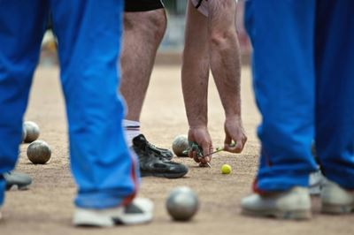 'No jeans' rule causes blues in France