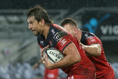 Springboks' lock Etzebeth out for 'many weeks' after finger surgery