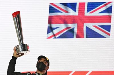 Hamilton looks to extend F1 race as Verstappen eyes title