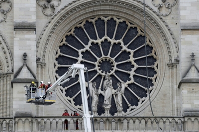 Uncertainty over time needed to rebuild Notre-Dame