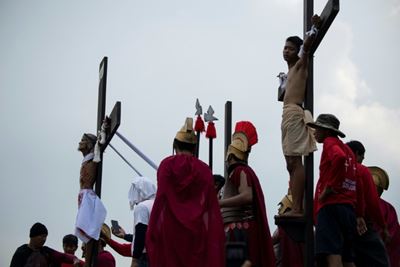 Extreme Easter: Flogging, crucifixions in Philippines