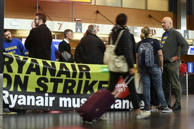 Ryanair first-half profits fall 7% after widespread strikes