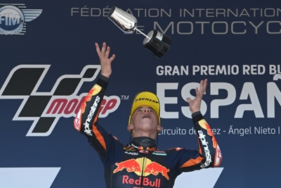 Teenager Acosta wins third straight Moto3 race
