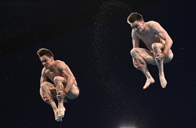 Emotional Daley, Lee win Olympic diving gold for Britain