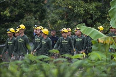 Thai cave rescue bid enters day 2