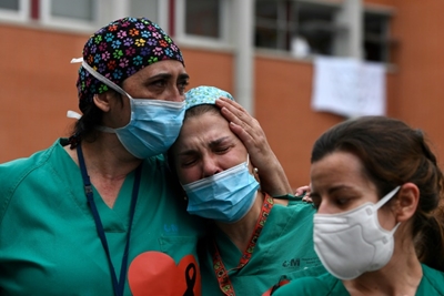 Struggle, fear and heartbreak for medical staff on virus frontline