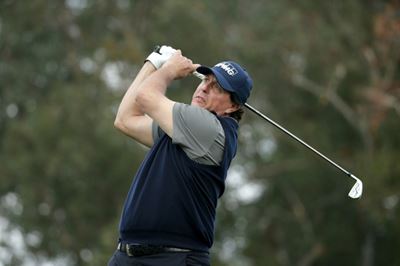 Mickelson flirts with a 59 at Desert Classic