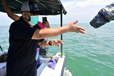 Trash tracking satellites help Indonesia tackle marine waste