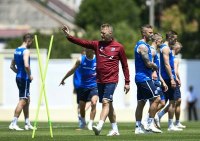 Lost bag hiccup delays start of Iceland's World Cup adventure