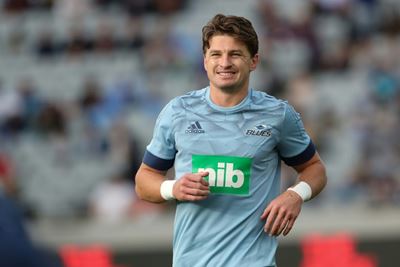 Beauden Barrett to play in Japan, remain with All Blacks