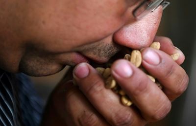 Loss of smell could reveal hidden virus cases: experts