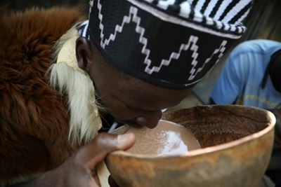 Nigerians turn to traditional brew as economy staggers