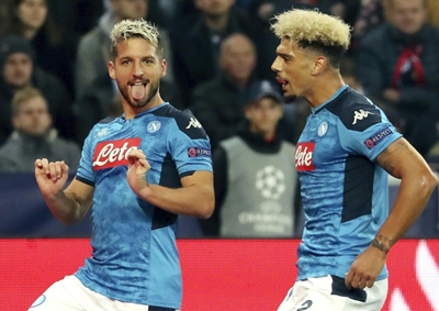 Mertens beats Maradona's Napoli goal mark to edge Salzburg