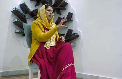 Afghan women negotiators to face hardline Taliban in peace talks