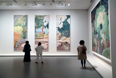 Russian art trove and its tortured history comes to Paris