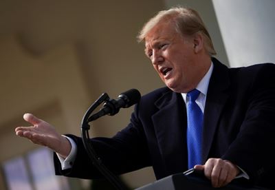 Trump threatens to shut Mexico border, again