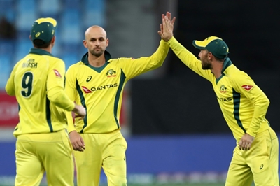 Australia expected 'ruthless' England fans, says Lyon