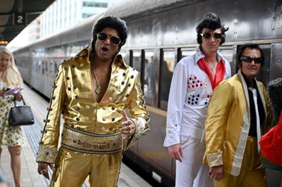 Elvis Express: fans rock n' roll their way to outback festival 