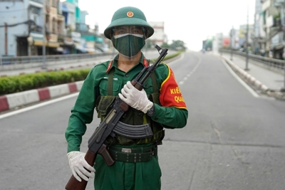 Vietnamese fleeing virus found in refrigerated truck: media