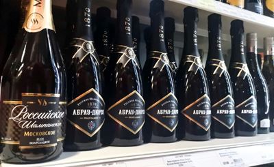 French champagne houses cry foul over Russian label rule