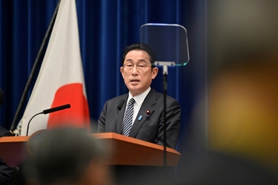 Japan eases virus border rules for workers, students
