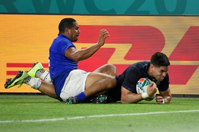 Scotland keep Rugby World Cup hopes alive with bonus-point Samoa win