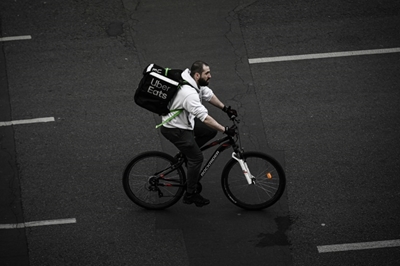 Uber ends Eats delivery in seven markets in strategic pullback