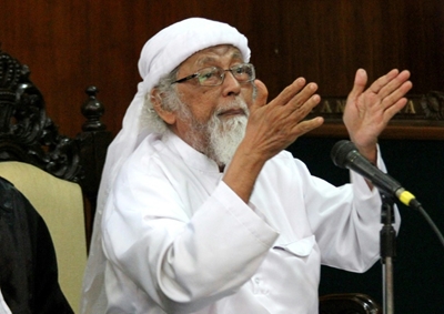 Indonesia reviewing early release for Bali bombing-linked cleric