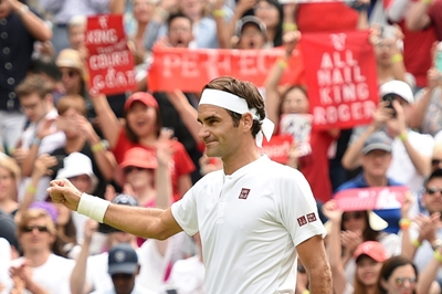 Wimbledon stars get World Cup fever
