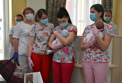 As surrogacy booms, fears Ukraine becoming 'online baby store'