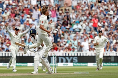 Curran treble leaves India reeling in first Test