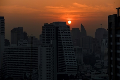Hundreds of schools to shut as toxic smog chokes Bangkok