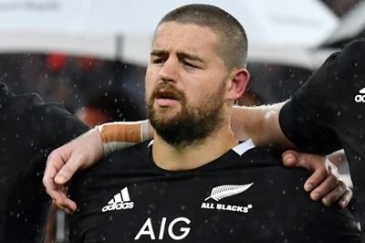 Coles opts to stay with All Blacks