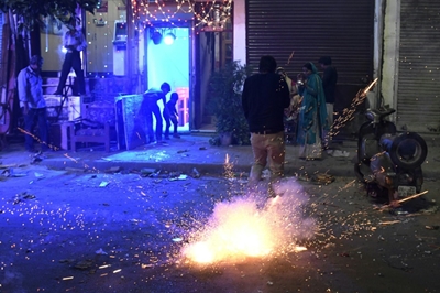 Indian court eases firecracker ban even as pollution soars