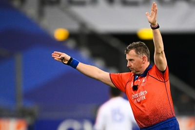Referee Owens bows out at 100 internationals