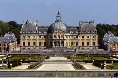 Thieves nab 2-million-euro haul from French castle