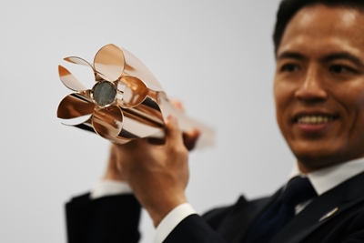 Tokyo unveils 'cherry blossom' Olympic torch