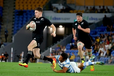 All Blacks thump Argentina as Cooper stars for Wallabies