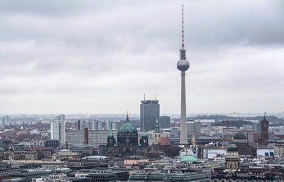 German jobless rate defies gloom to cleave to record lows
