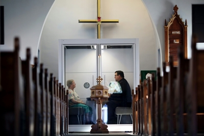 Canada faithful turn to 'God Pod' as church services resume