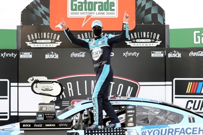 Harvick wins closed-door race in NASCAR return